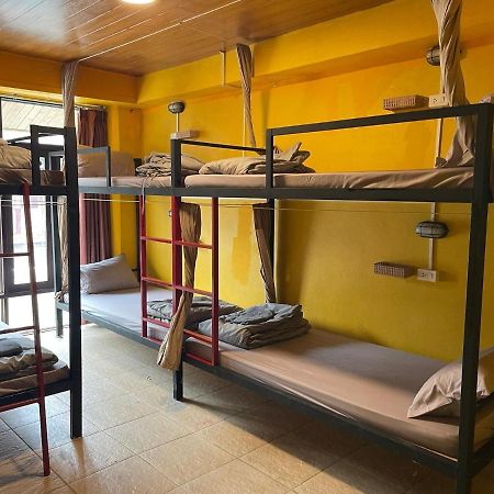 Over The Moon Hostel Ban Houayxay Luaran gambar