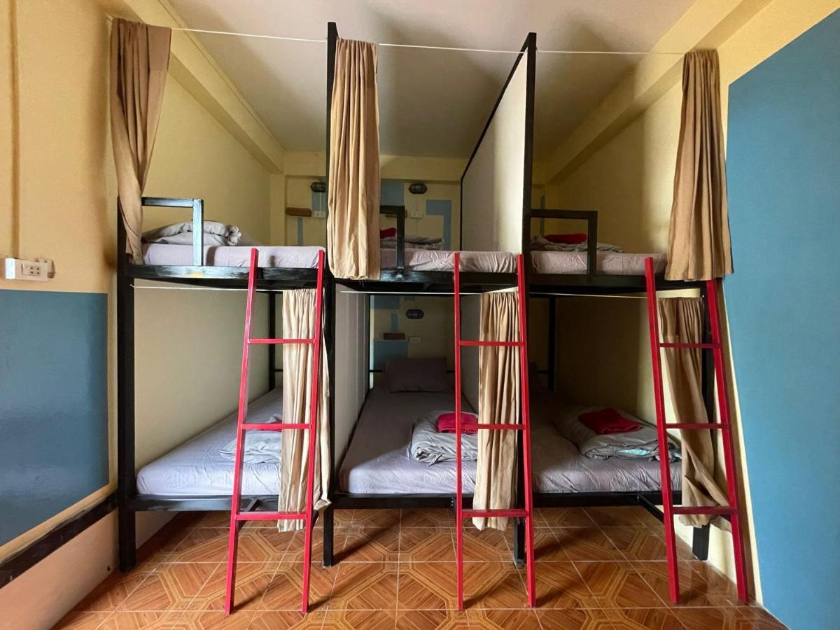 Over The Moon Hostel Ban Houayxay Luaran gambar